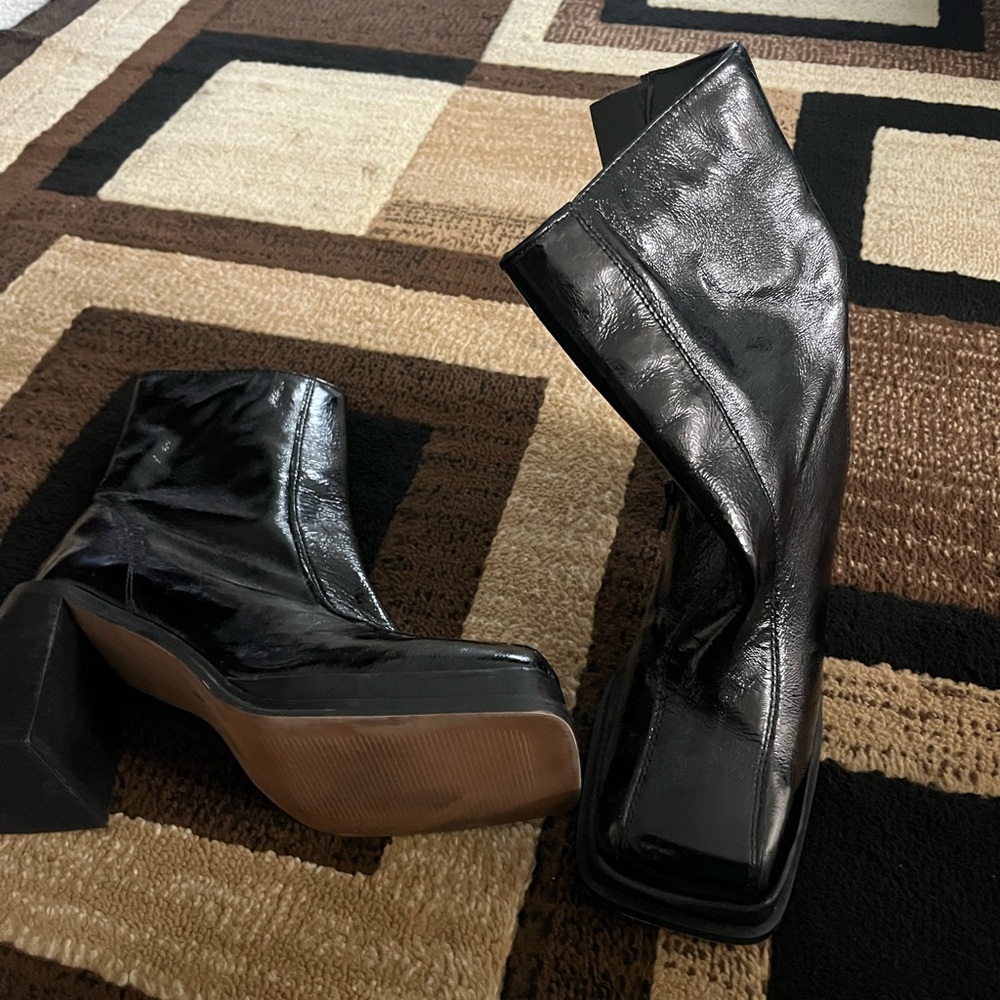 Black size 8 Steve Madden Boots